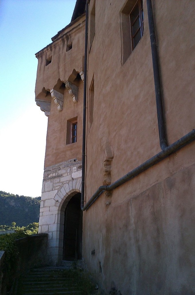 Susa,_Castello,_postierla_di_ingresso_alla_corte