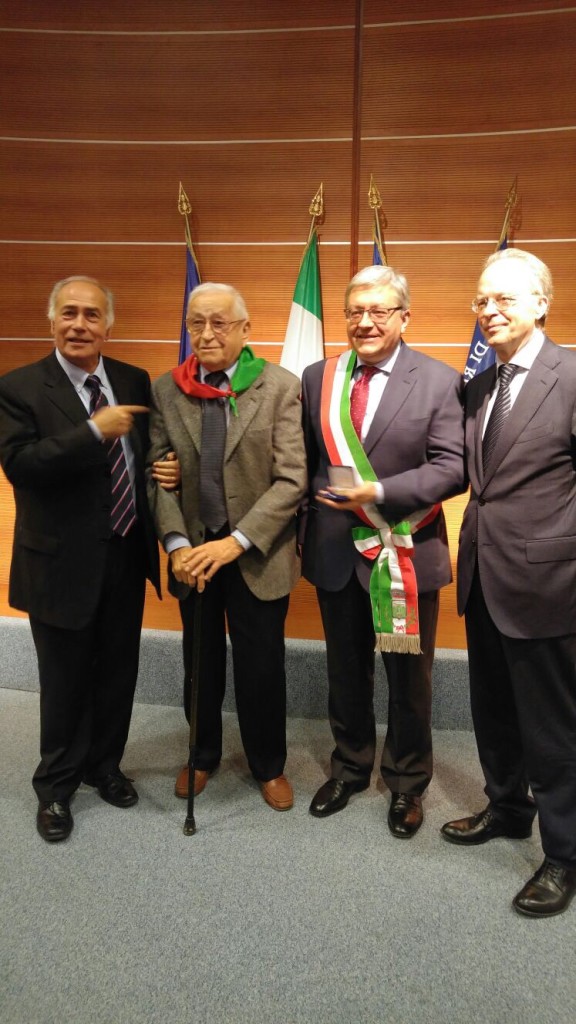 Da sinistra: Nino Boeti, Ernesto Merini, sindaco Enzo Merini, Renato Saccone