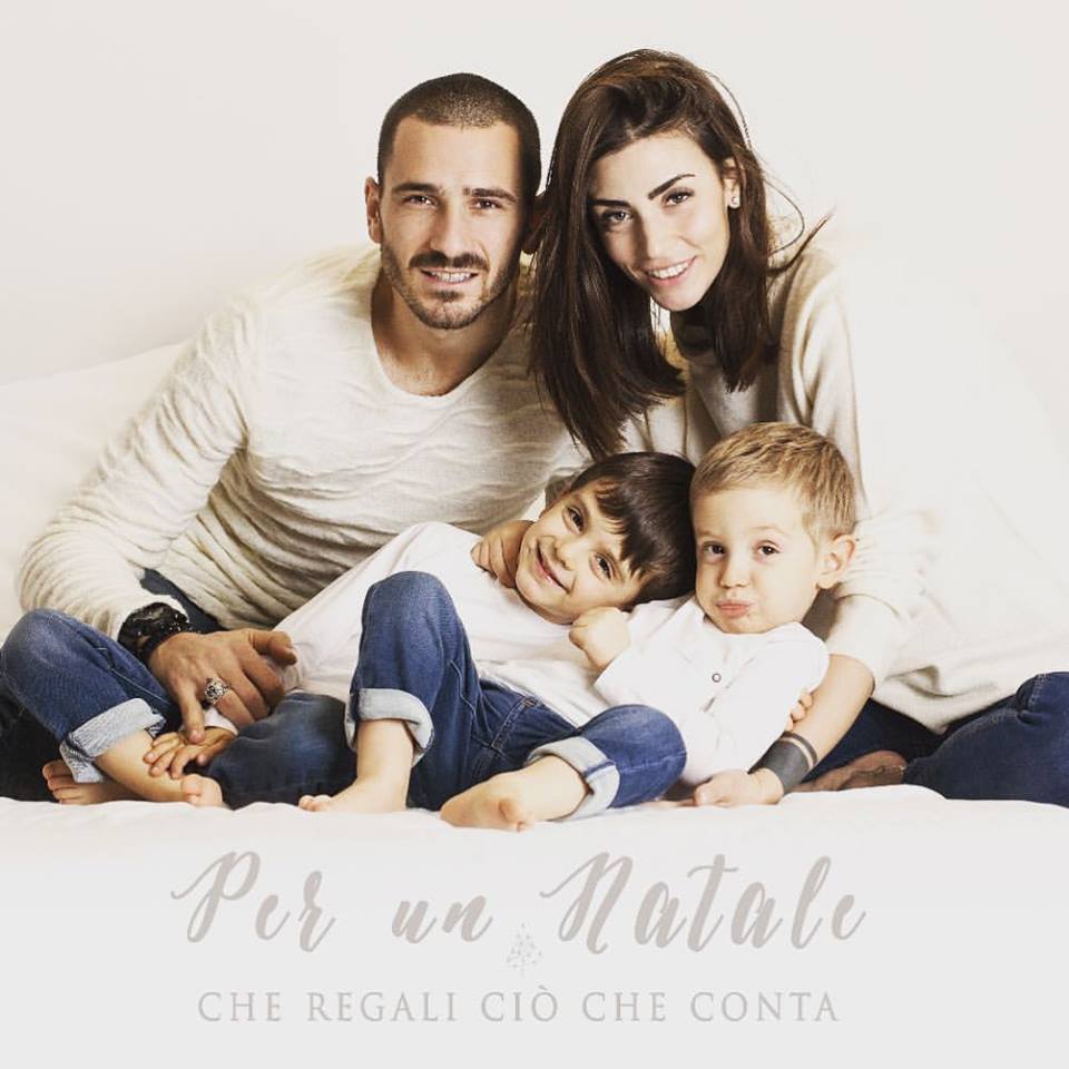 Leonardo Bonucci con la sua famiglia (foto da Facebook)