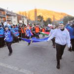 L’arrivo delle bandiere in piazza Valle Stretta (Foto Gian Spagnolo)